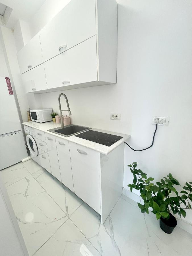 Cozy Central Studio Near Park Бухарест Экстерьер фото