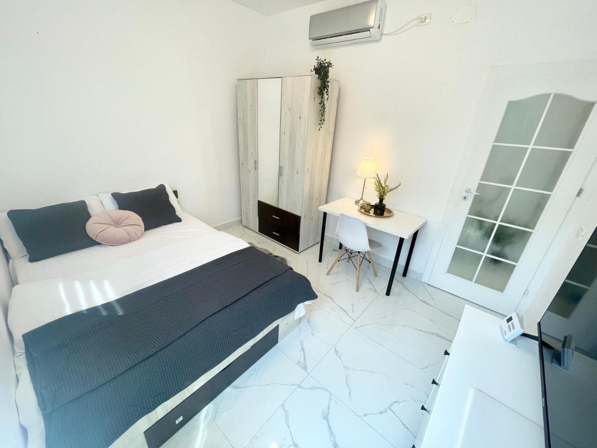 Cozy Central Studio Near Park Бухарест Экстерьер фото